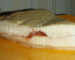 Нежный сырник — суфле с клубничным вареньем