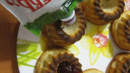 нежные творожники малиновый вулкан