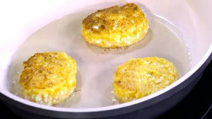 сырники с вишневым соусом и корицей