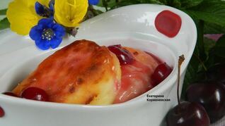 Сырники с вишневым соусом