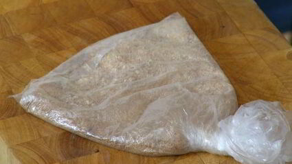 творожник с белым шоколадом и малиной