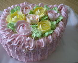 Бисквитный торт с апельсиново-мятной пропиткой и меренгами