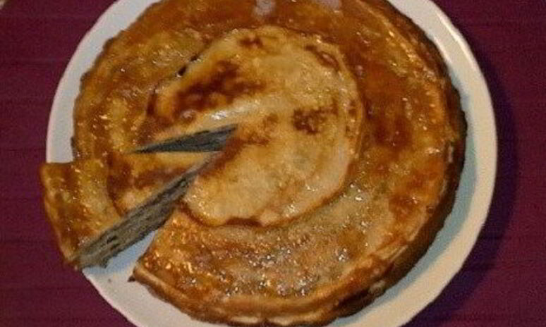 Рецепт блинный торт с соусом сабайон с виноградным соком