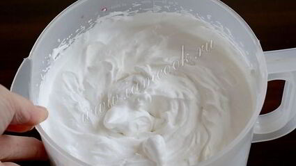 фруктовый торт на японском бисквите