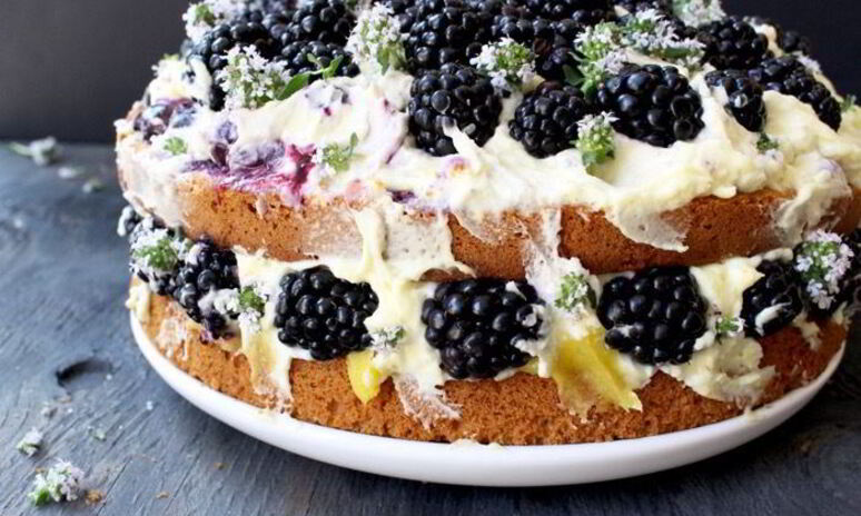 Рецепт итальянский лимонный торт с маскарпоне и ягодами