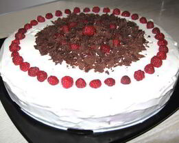 Шоколадно-малиновый торт