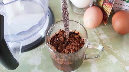 шоколадно-сметанный торт с вишней