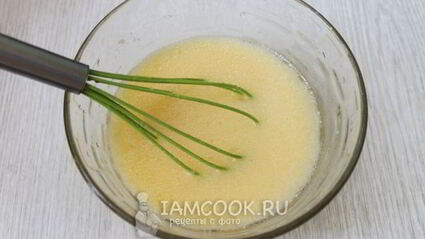 шоколадный торт с вишнями и сметанным кремом