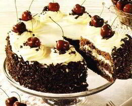 Торт Черный лес с черешней