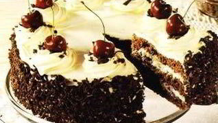 Торт Черный лес с черешней