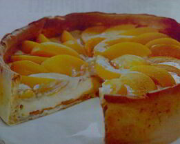 Торт из белого шоколада с персиками