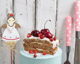 Торт с сухофруктами и орехами