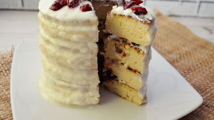 торт с вяленой клюквой