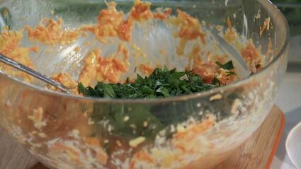 закусочный торт с копченой курицей