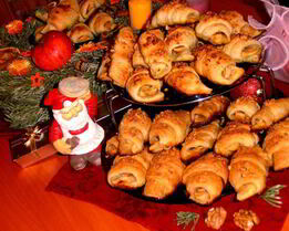 Яблочные слойки в лимонадной карамели