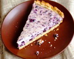 Быстрая творожная запеканка с иргой