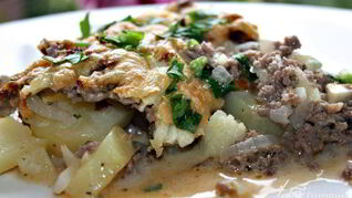 Картофельная запеканка с фаршем и грибами