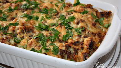 картофельная запеканка с фаршем и грибами
