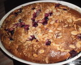 Хлебная запеканка с вишней