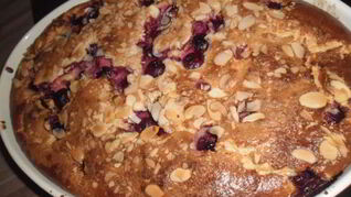 Хлебная запеканка с вишней