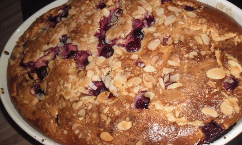 Рецепт хлебная запеканка с вишней