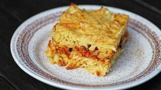 Макаронная запеканка с сосиской