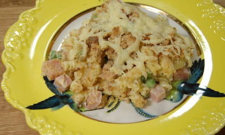 Рецепт запеканка из макарон с ветчиной, зеленым горошком и горчицей