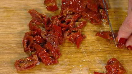 запеканка из макарон с ветчиной, зеленым горошком и горчицей