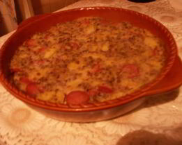 Запеканка из риса, гречки и картофеля с колбасками