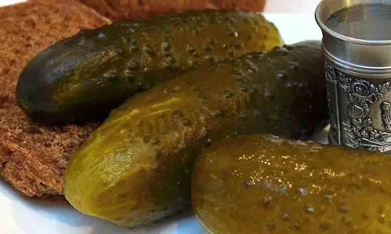 Рецепт бродячие огурцы в банках холодным способом