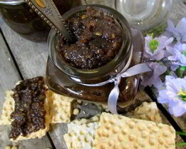 Чечевичный джем с орехами