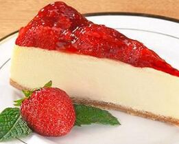 Чизкейк с клубничным джемом