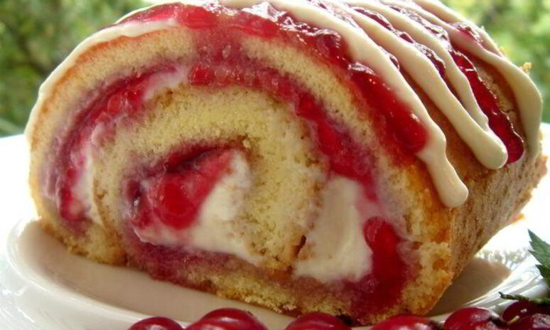 Рецепт рулет с рикоттой и смородиновым джемом