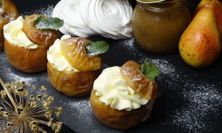 Рецепт запеченные яблоки с джемом из пряной груши