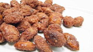 Хрустящие орехи в кокосовой стружке и карри