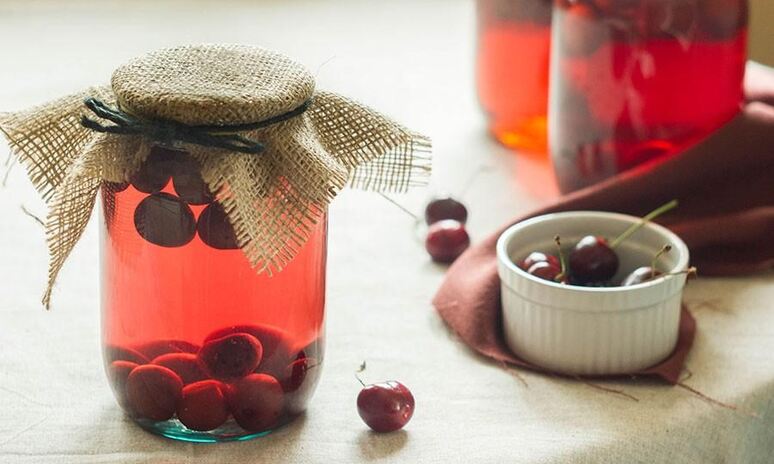 Рецепт компот из черешни с косточками на зиму