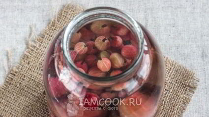 компот из красного и зеленого крыжовника на зиму