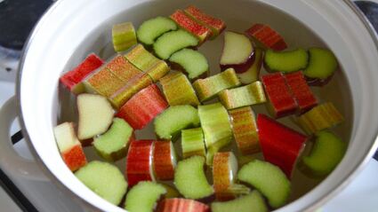 компот из ревеня с имбирем и лимоном