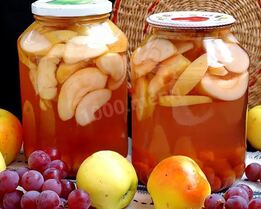 Компот из винограда и яблок