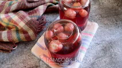 компот из вишни и клубники