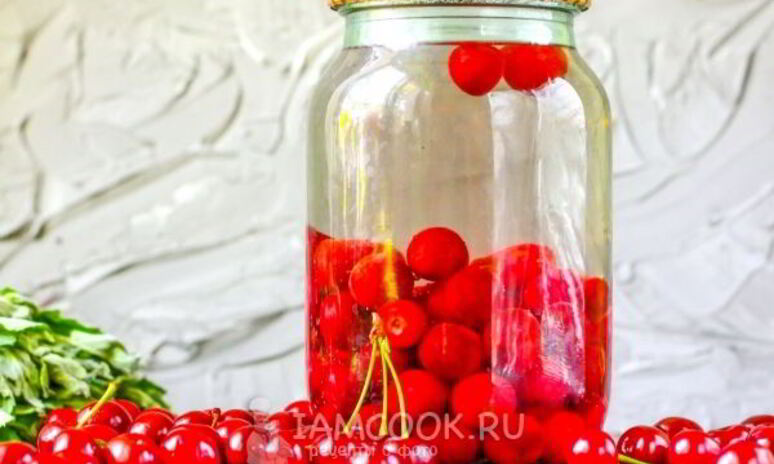 Рецепт компот из вишни с косточками на зиму