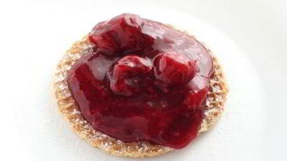 Теплый ягодный компот