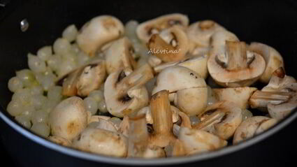 грибочки маринованные в винном соусе