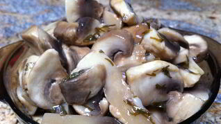 Грибочки маринованные