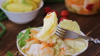 капуста, маринованная кусочками