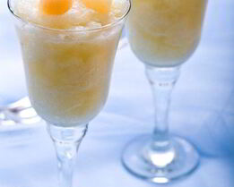 Маринованная дыня с гранитой из лайма и базилика