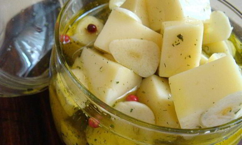 Рецепт маринованная моцарелла на закуску к вину