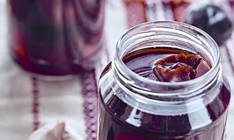 Рецепт маринованные сливы с чесноком