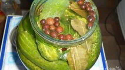 маринованные соленые огурцы