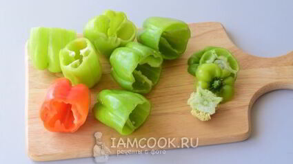 перец, фаршированный капустой и морковью на зиму